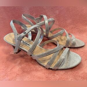 Nina Genaya Silver Strappy Heels Metallic Evening Sandals Size 7M